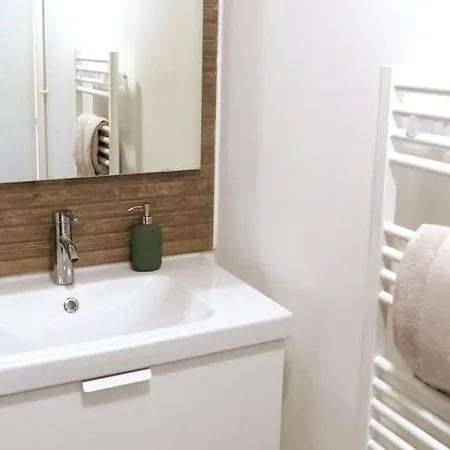 Apartamento Avec 2 Et Parking Privé *